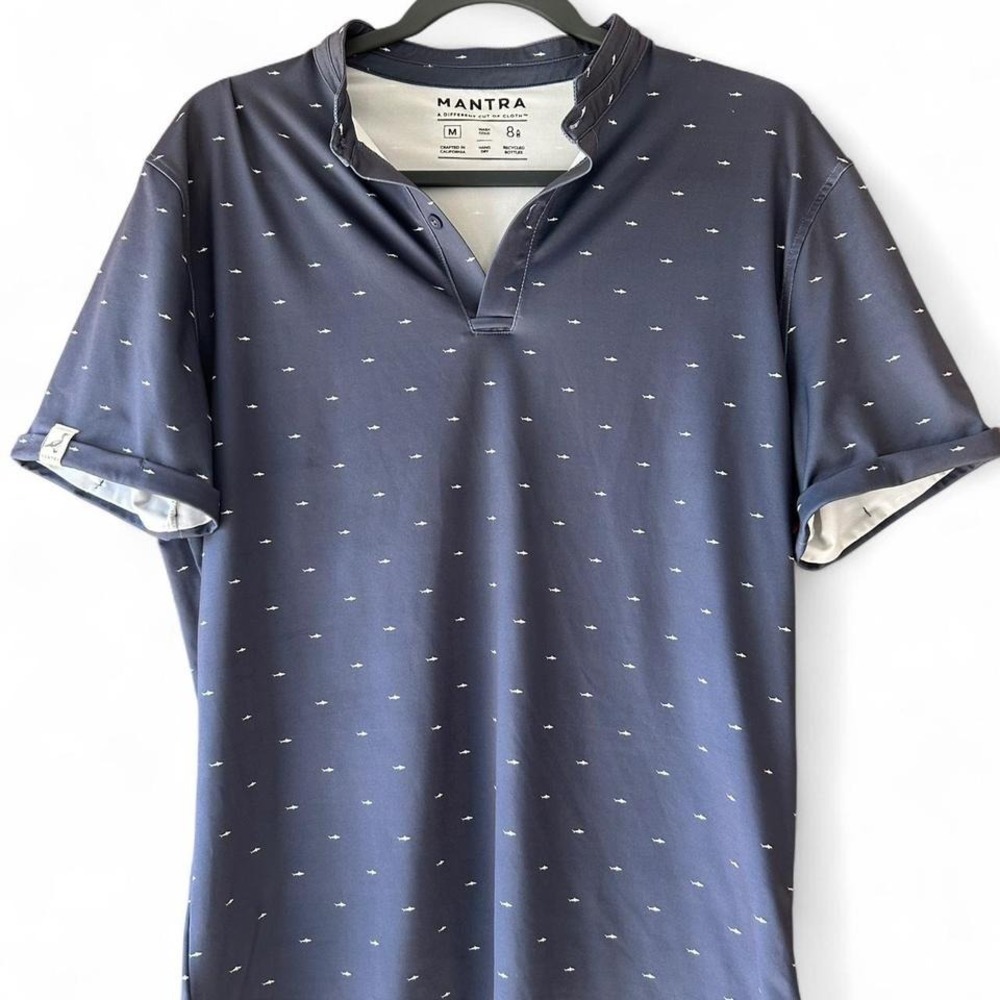Men's medium Mantra gray/shark‎ print golf polo EUC